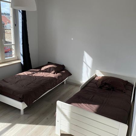 Joli Appartement Avec Parking Gratuit Sur Place Givet Esterno foto