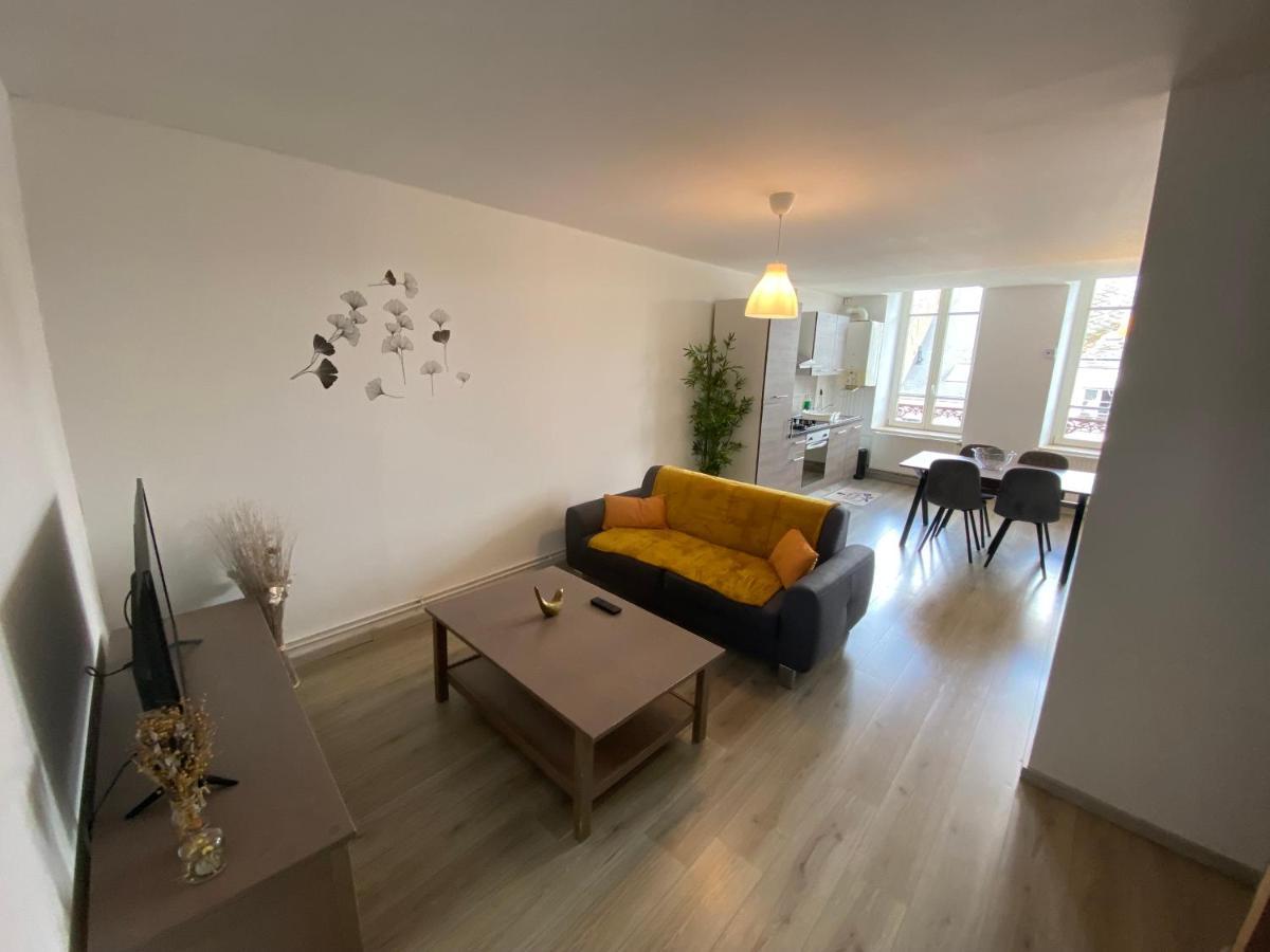 Joli Appartement Avec Parking Gratuit Sur Place Givet Esterno foto