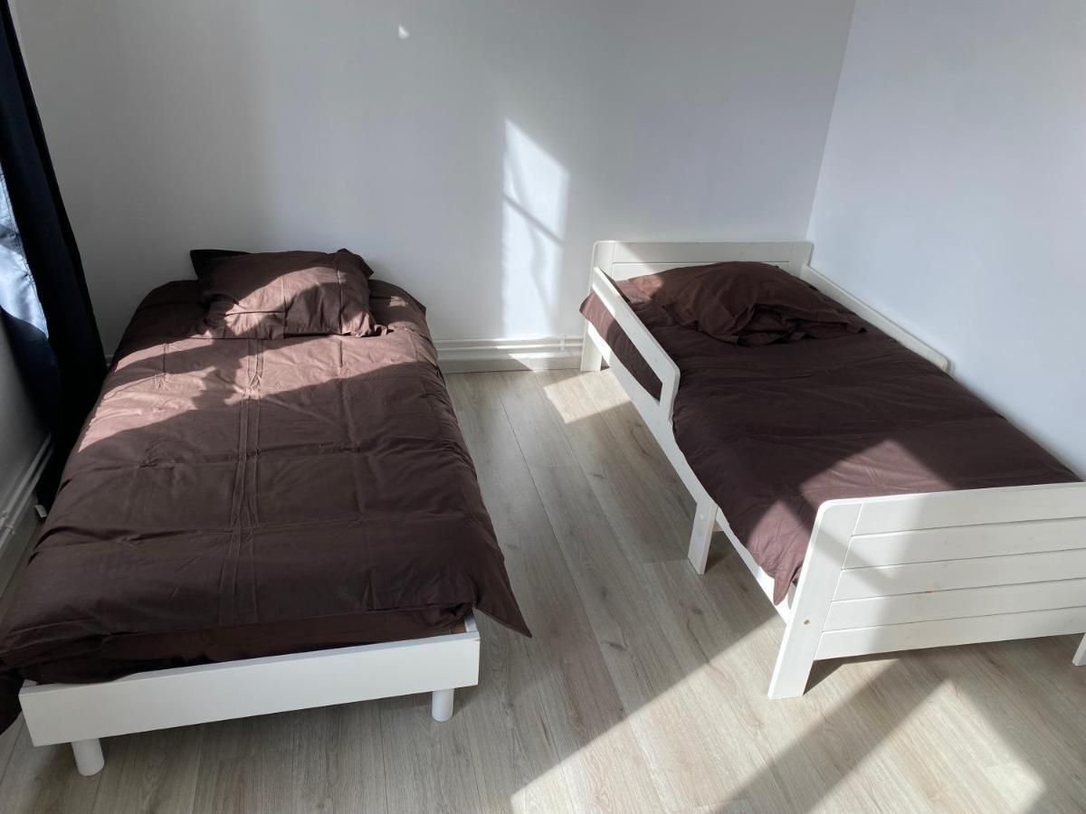 Joli Appartement Avec Parking Gratuit Sur Place Givet Esterno foto